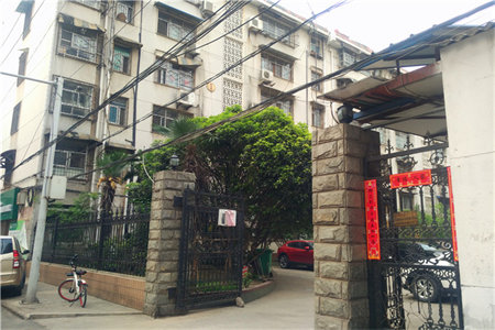 天园巷18号居民楼2室2厅1卫32万67m2精装出售